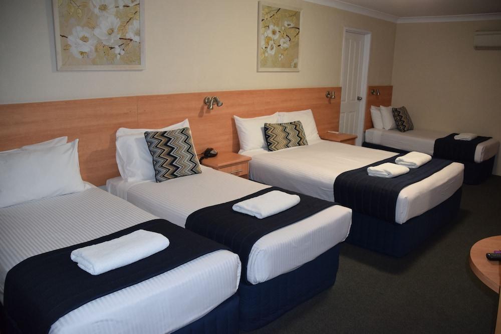 בתהרסט Best Western Coachman'S Inn Motel מראה חיצוני תמונה
