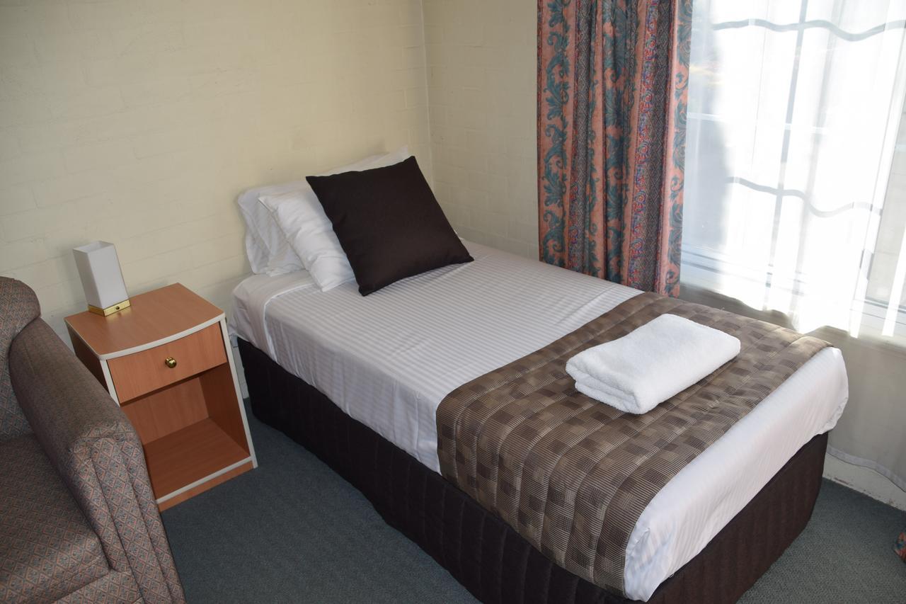 בתהרסט Best Western Coachman'S Inn Motel מראה חיצוני תמונה