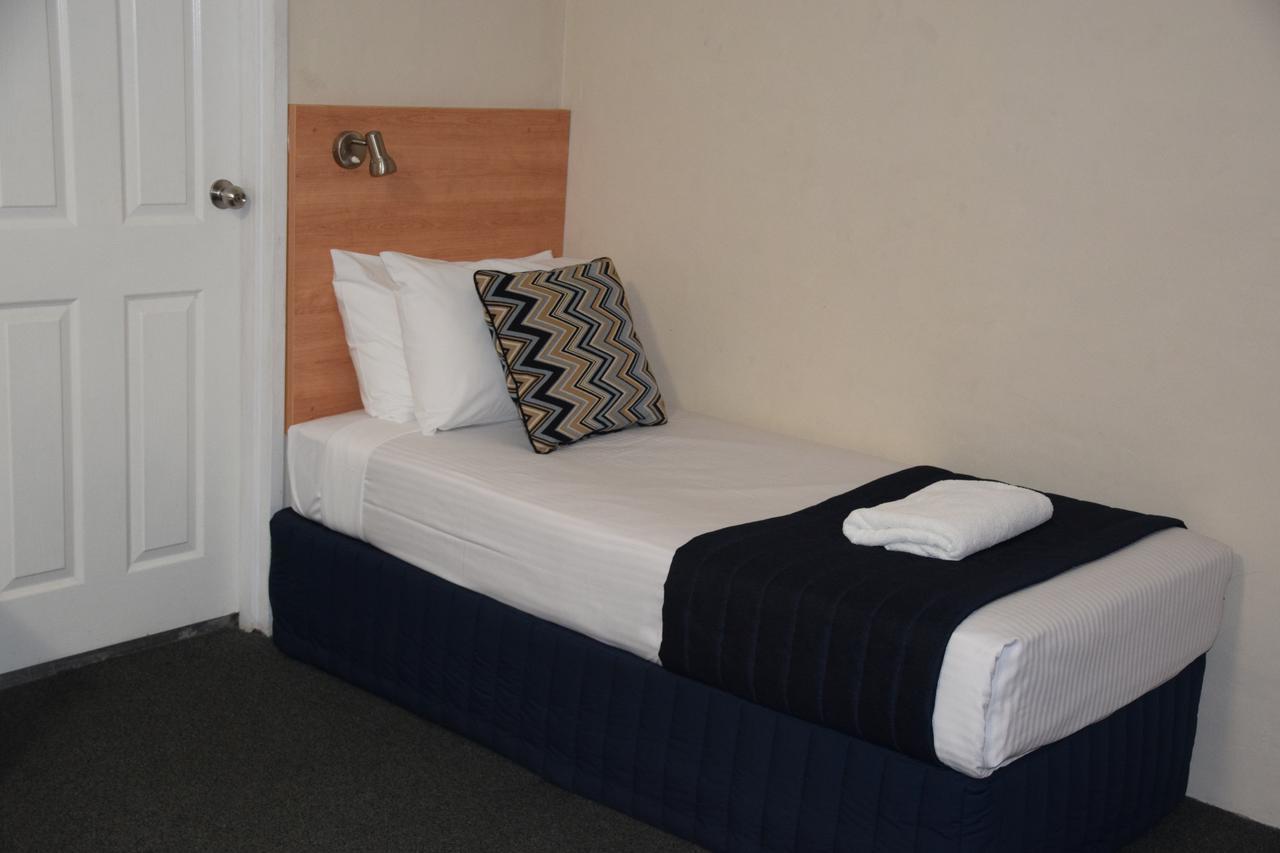 בתהרסט Best Western Coachman'S Inn Motel מראה חיצוני תמונה